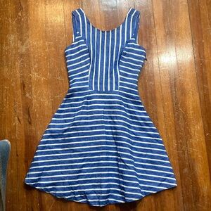 Vineyard Vines Blue and White Striped Dress, size 00